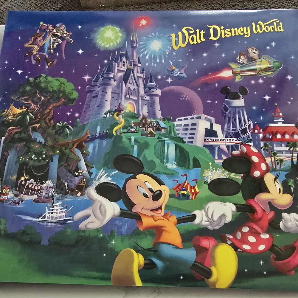 Disney World Kids Puzzle with Mickey and Minnie - Colorful